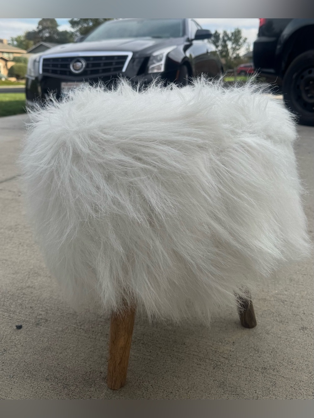 White Faux Fur Accent Vanity Stool/chair 3 wood legs